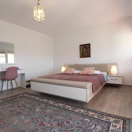 Rooms And Apartments Dino Rovinj Extérieur photo