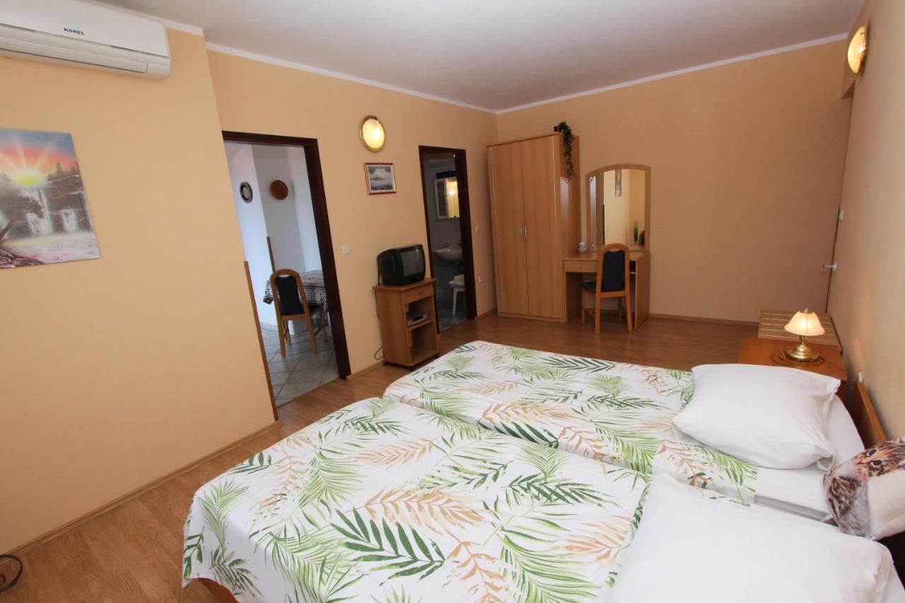 Rooms And Apartments Dino Rovinj Extérieur photo