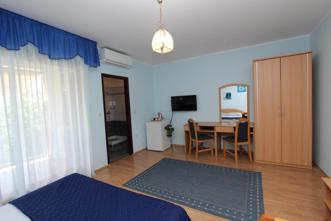 Rooms And Apartments Dino Rovinj Extérieur photo